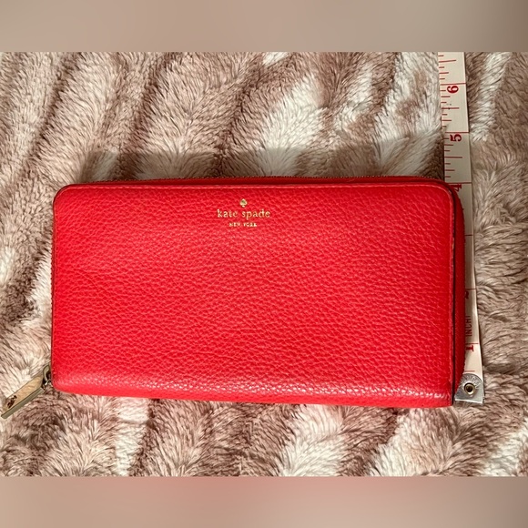 Adorable Kate Spade pebble leather coral zip wallet. Used, but good condition. - Picture 16 of 16